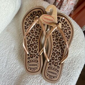 NWT Havaianas Leopard Print Sandals ✨🐆